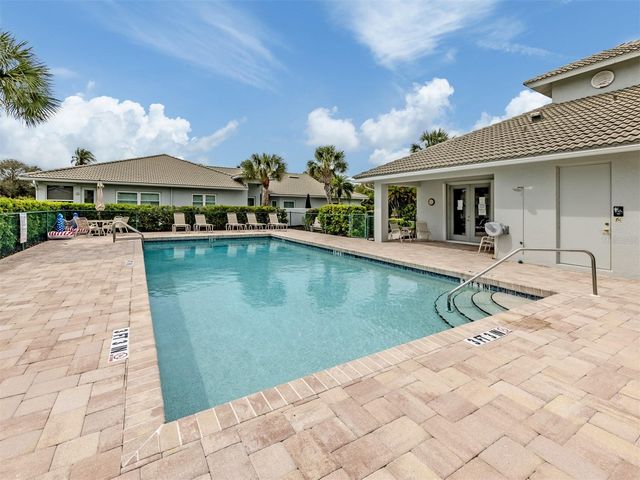 205 RECLINATA CIRCLE, Venice, FL 34292