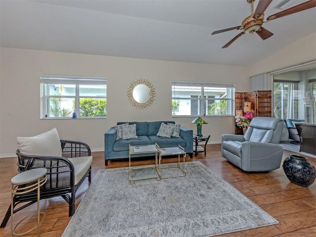 205 RECLINATA CIRCLE, Venice, FL 34292