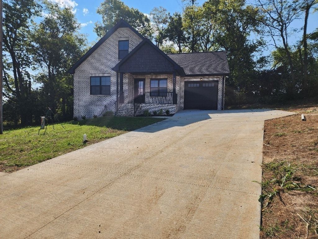 215 Scenic Ln, Hartsville, TN 37074