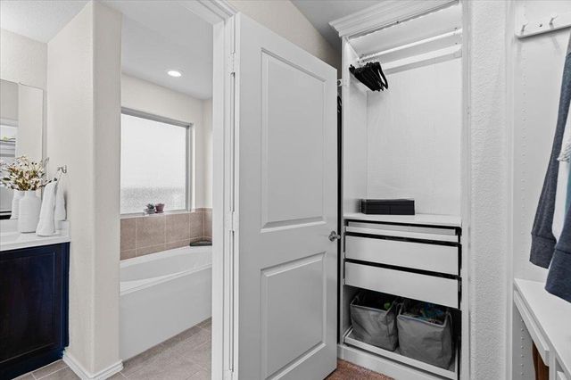 3901 Alpine Autumn DR, Austin, TX 78744