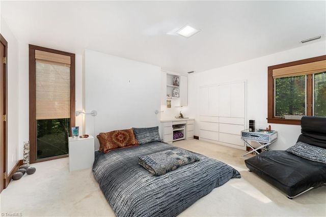 565 Knob View Drive, Winston-salem, NC 27104