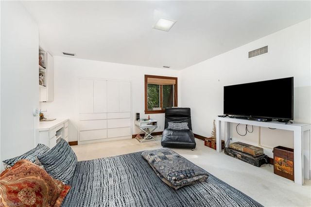 565 Knob View Drive, Winston-salem, NC 27104