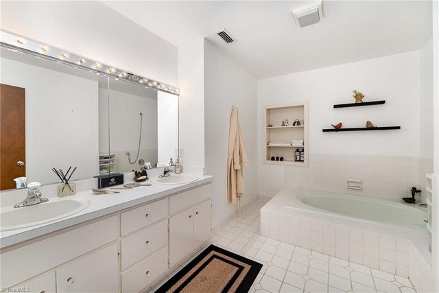 565 Knob View Drive, Winston-salem, NC 27104