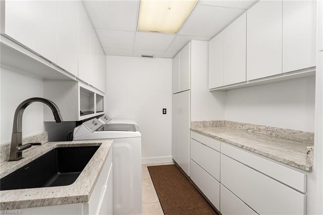 565 Knob View Drive, Winston-salem, NC 27104