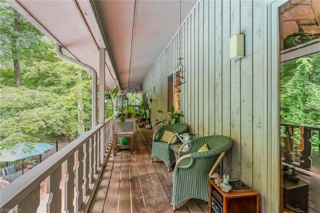 565 Knob View Drive, Winston-salem, NC 27104