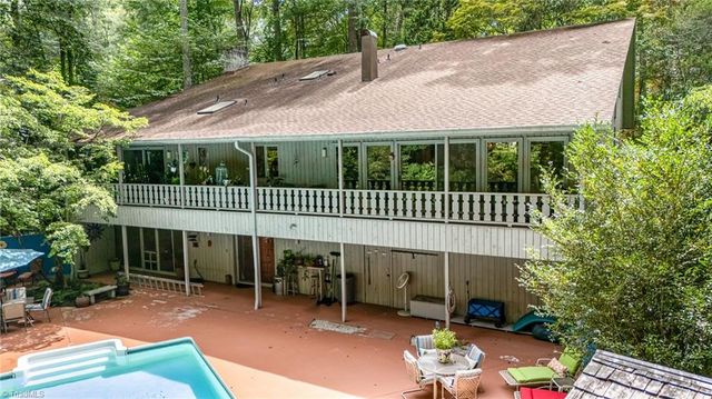 565 Knob View Drive, Winston-salem, NC 27104