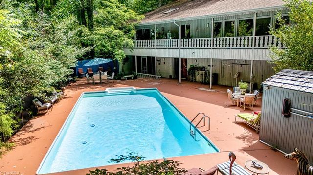 565 Knob View Drive, Winston-salem, NC 27104