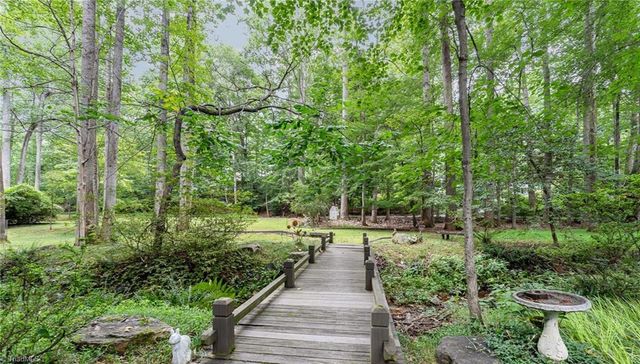 565 Knob View Drive, Winston-salem, NC 27104