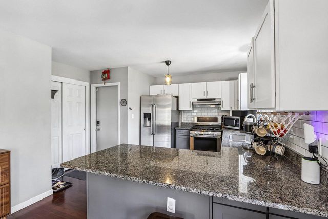 3332 E Debbie DRIVE, Oak Creek, WI 53154