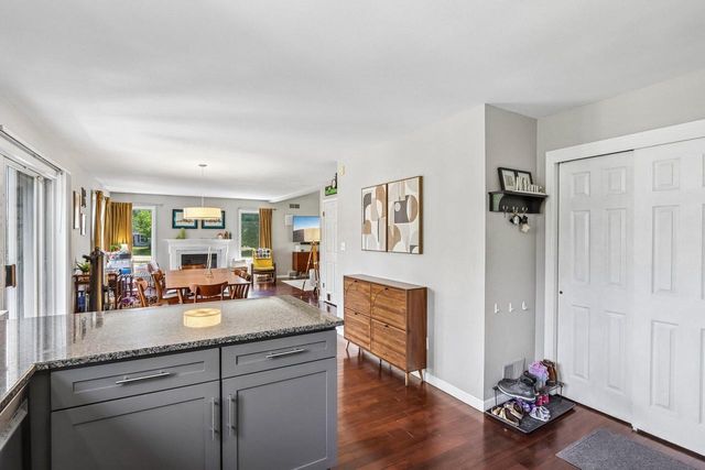 3332 E Debbie DRIVE, Oak Creek, WI 53154