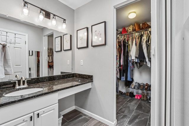 3332 E Debbie DRIVE, Oak Creek, WI 53154