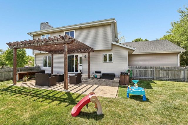 3332 E Debbie DRIVE, Oak Creek, WI 53154