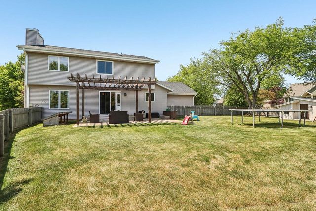 3332 E Debbie DRIVE, Oak Creek, WI 53154