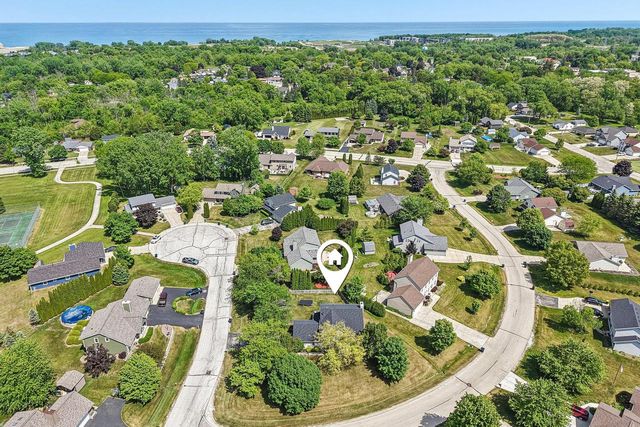 3332 E Debbie DRIVE, Oak Creek, WI 53154