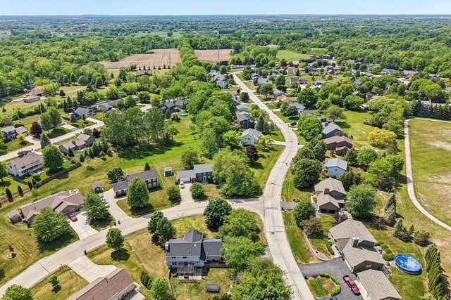 3332 E Debbie DRIVE, Oak Creek, WI 53154