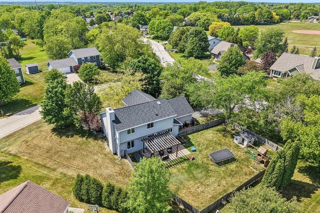 3332 E Debbie DRIVE, Oak Creek, WI 53154