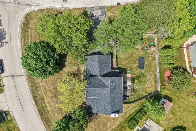 3332 E Debbie DRIVE, Oak Creek, WI 53154