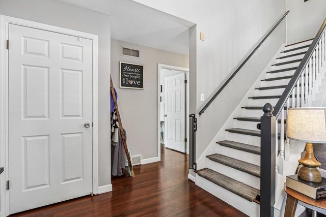 3332 E Debbie DRIVE, Oak Creek, WI 53154
