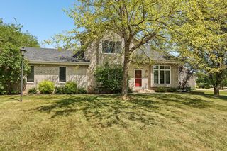 3332 E Debbie DRIVE, Oak Creek, WI 53154
