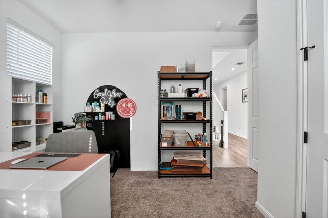 637 Seabiscuit DR, Jarrell, TX 76537