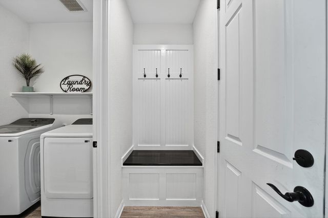 637 Seabiscuit DR, Jarrell, TX 76537