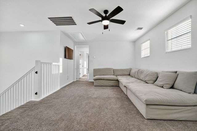 637 Seabiscuit DR, Jarrell, TX 76537