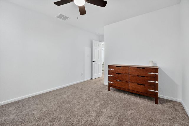 637 Seabiscuit DR, Jarrell, TX 76537