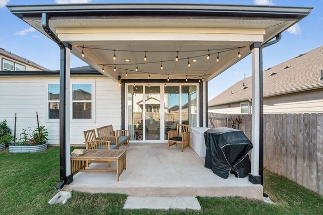 637 Seabiscuit DR, Jarrell, TX 76537