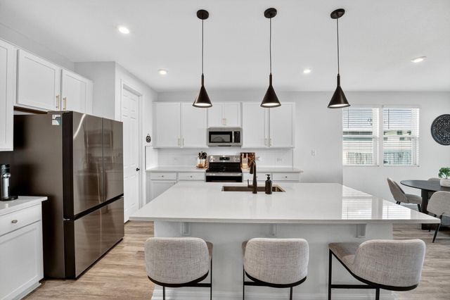 637 Seabiscuit DR, Jarrell, TX 76537