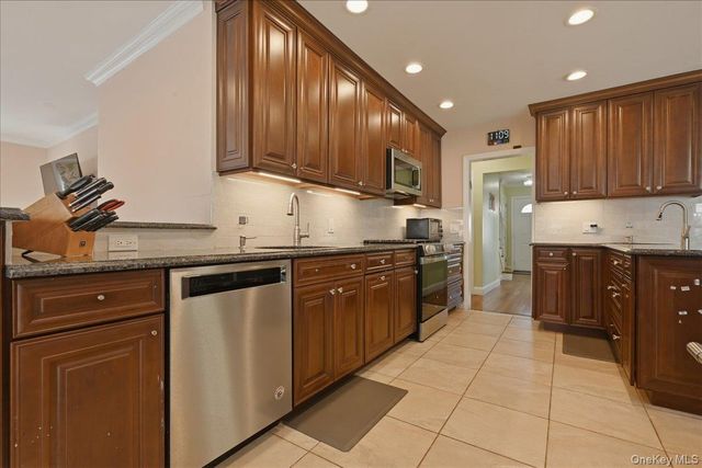 739 Dogwood Avenue, West Hempstead, NY 11552