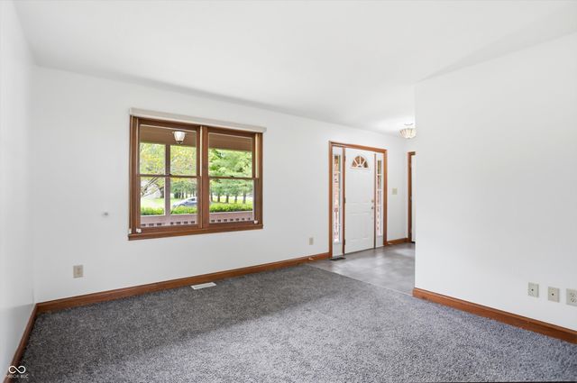 404 Tara Circle, Greenwood, IN 46142