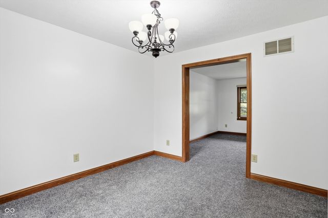 404 Tara Circle, Greenwood, IN 46142