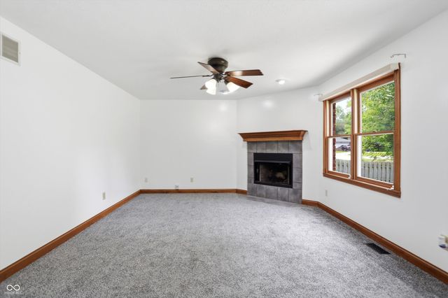 404 Tara Circle, Greenwood, IN 46142