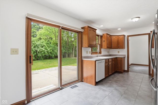404 Tara Circle, Greenwood, IN 46142