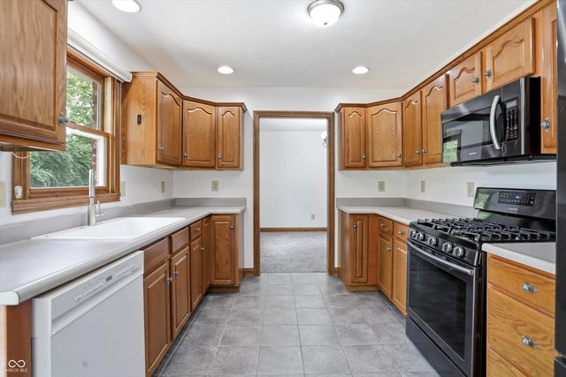 404 Tara Circle, Greenwood, IN 46142