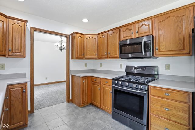 404 Tara Circle, Greenwood, IN 46142