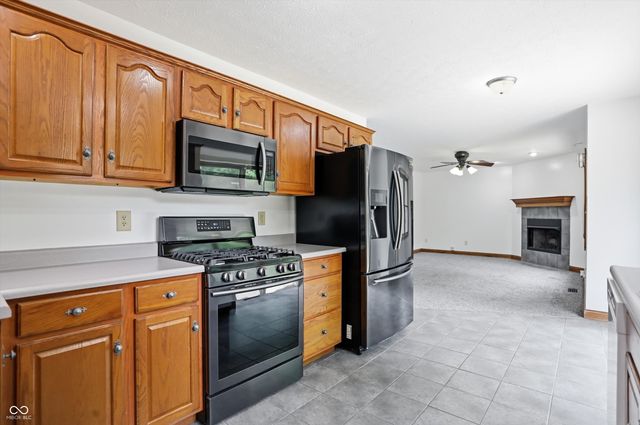 404 Tara Circle, Greenwood, IN 46142