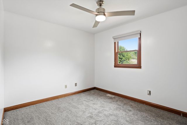 404 Tara Circle, Greenwood, IN 46142