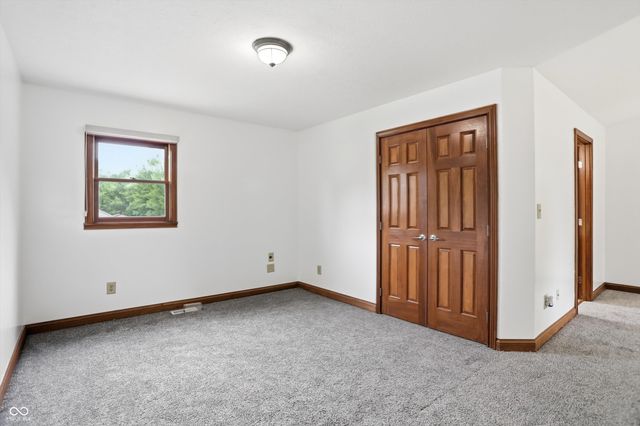 404 Tara Circle, Greenwood, IN 46142