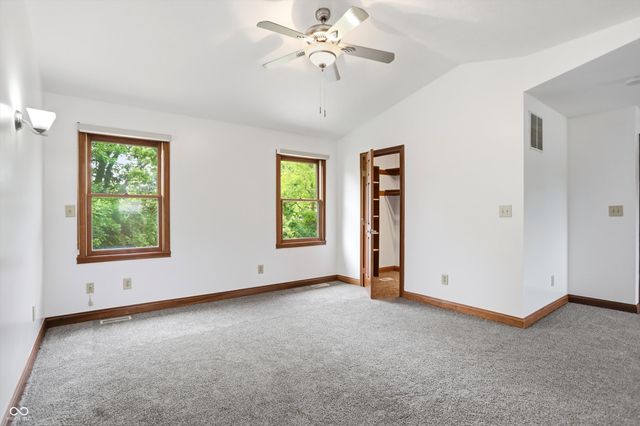 404 Tara Circle, Greenwood, IN 46142