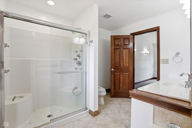 404 Tara Circle, Greenwood, IN 46142