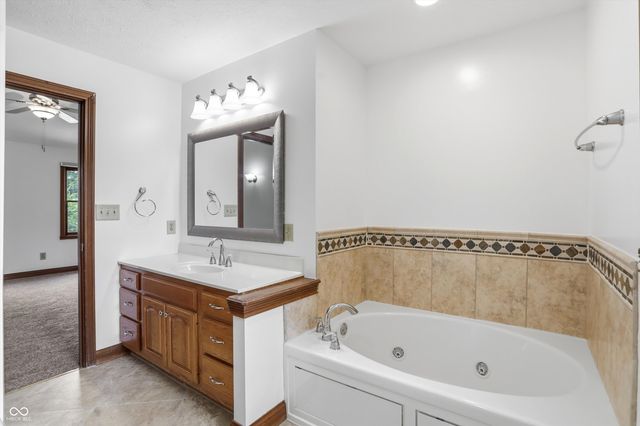 404 Tara Circle, Greenwood, IN 46142