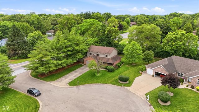 404 Tara Circle, Greenwood, IN 46142