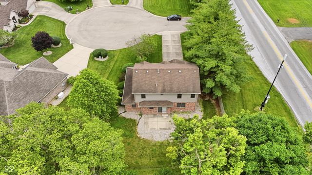 404 Tara Circle, Greenwood, IN 46142