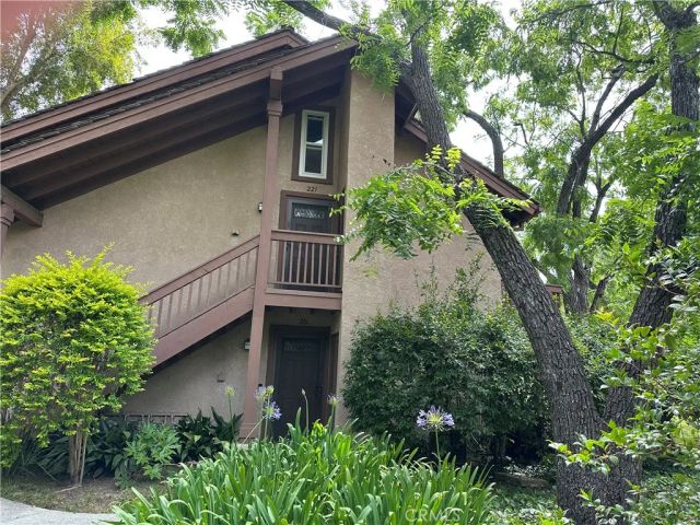 7050 Shoup 221, Canoga Park, CA 91303