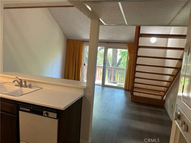 7050 Shoup 221, Canoga Park, CA 91303
