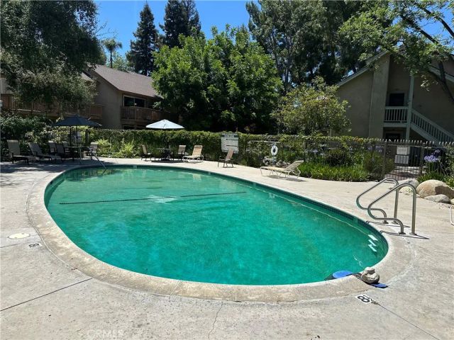 7050 Shoup 221, Canoga Park, CA 91303
