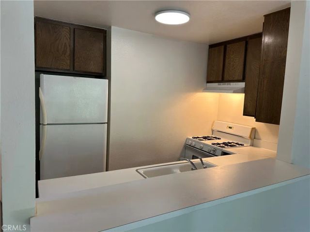 7050 Shoup 221, Canoga Park, CA 91303