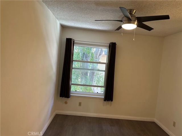 7050 Shoup 221, Canoga Park, CA 91303