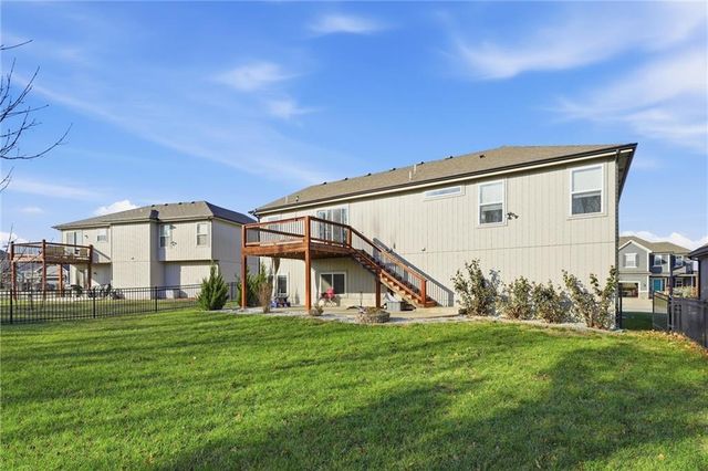 606 SE Colonial Drive, Blue Springs, MO 64014